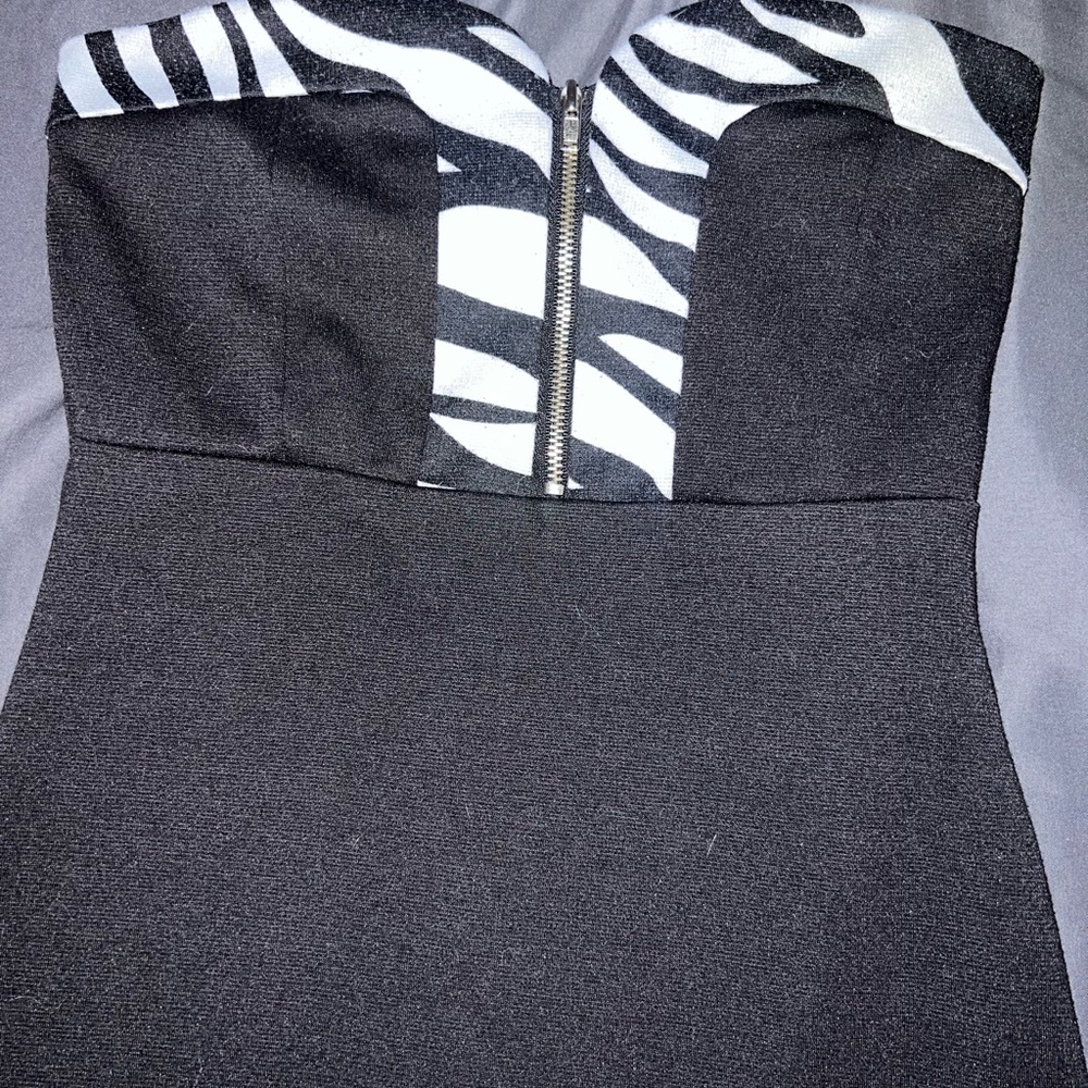 Black and White Strapless Dress - Picture 2 of 5